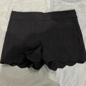 Loft scallop black shorts